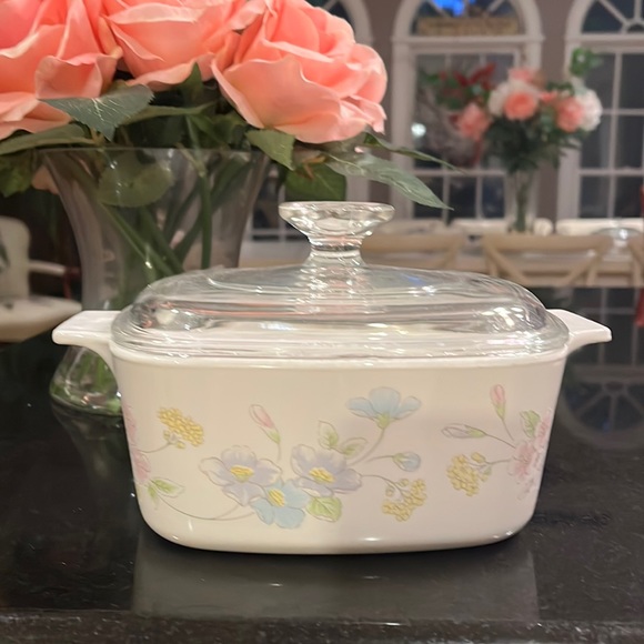"Pastel Bouquet" - 1.5L / 1.5 QT CorningWare Casserole with Lid (A-9-C) - Picture 2 of 10